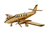 Cessna-t303-crusader-deko-modell-holz-pure-planes
