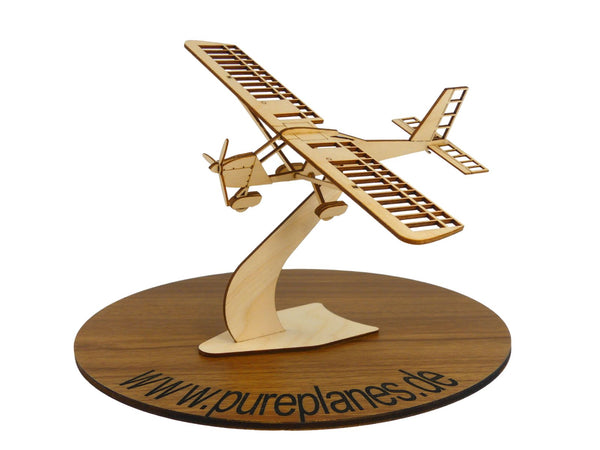 Flugzeugmodell Aeroprak A32 aus Holz auf einem dekorativem Ständer