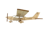 Cessna 177 Cardinal Deko Flugzeugmodell Bausatz | Pure Planes