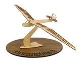 Historisches Segelflugzeug Modell der Göppingen Gö-3 Minimoa auf einem Ständer