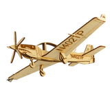 Grob G120 TP Deko Flugzeugmodell aus Holz auf einem Ständer von Pure Planes
