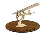 PZL-104 Wilga Modell zum Dekorieren auf einem Ständer