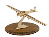 Scheibe SF25-B Falke Motorsegler Flugzeugmodell aus Holz auf einem Ständer