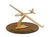 SZD-59 Segelflugzeug Modell aus Holz zur Dekoration auf einem Ständer
