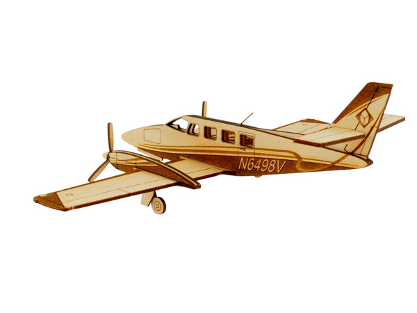 Cessna-t303-crusader-deko-modell-holz-pure-planes