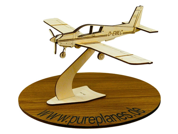 Zlin Z143-deko-flugzeugmodell-bausatz-pureplanes