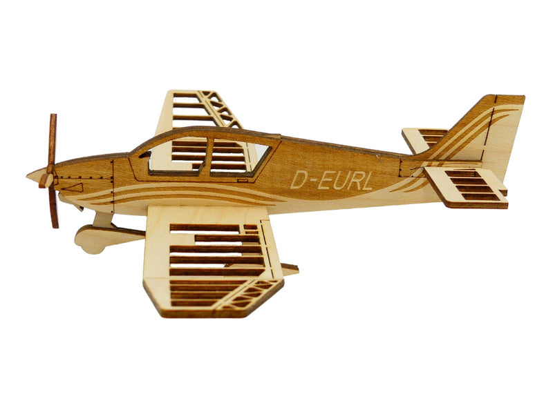 robin-dr400-135CDI-dekoratives-flugzeugmodell-bausatz-pure-planes