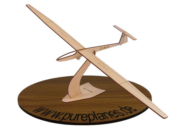 Diamant 18 Segelflugzeug Modell aus Holz
