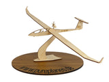 Schempp Hirth Duo Discus Segelflugzeug Modell aus Holz auf einem Ständer zur Dekoration