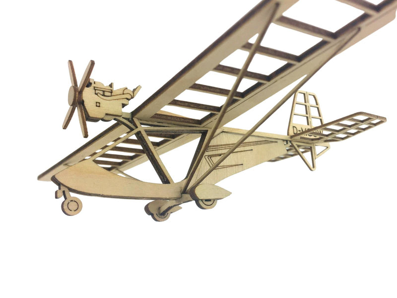 Ikarus C22 Modellflugzeug aus Holz