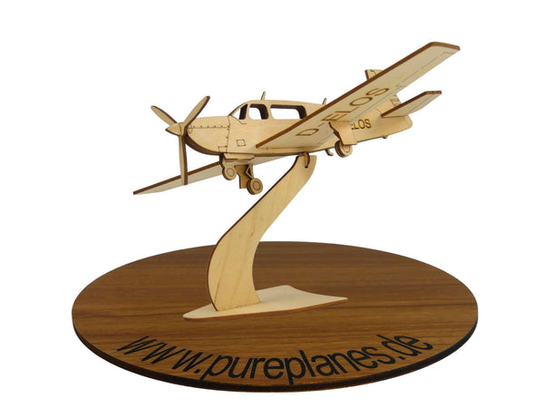 Mooney Flugzeugmodell aus Holz zur Dekoration und als Geschenk