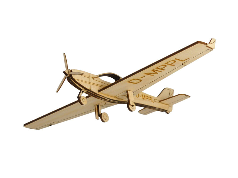 WT 9 Dynamic Deko Flugzeugmodell Bausatz | Pure Planes